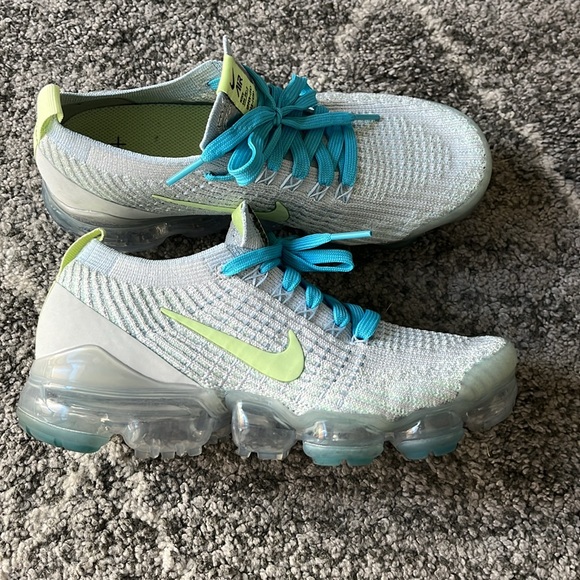 Nike air vapormax athletic shoes size 7 - Picture 2 of 9